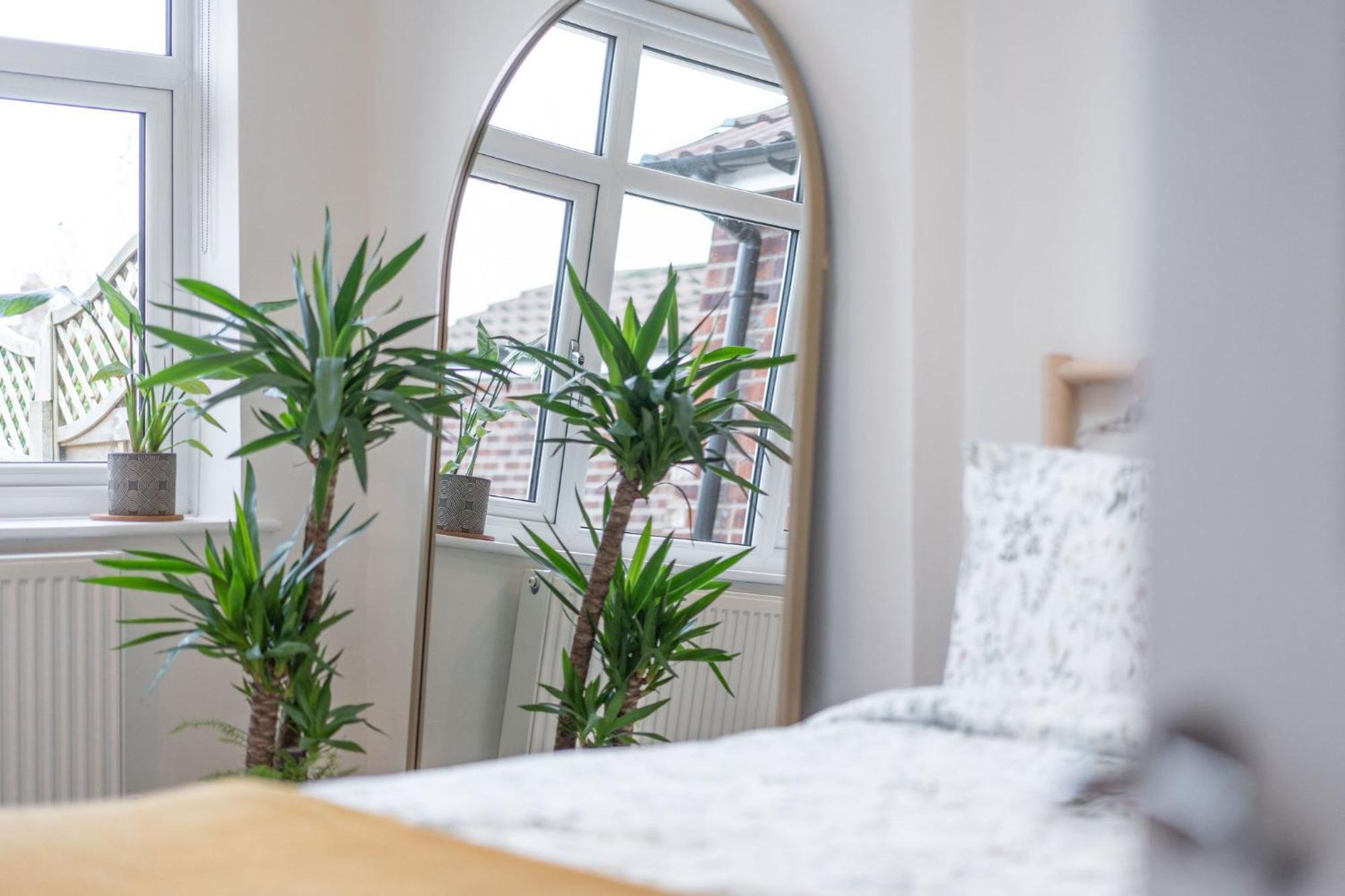 Nature Inspired Bungalow With 3 Rooms - 10 Mins From Manchester Airport Timperley Exterior photo